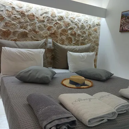 アパート Akrogiali